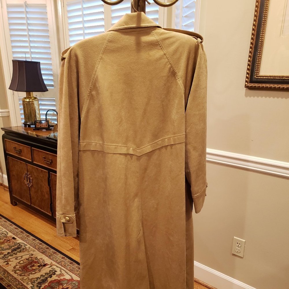 7 Designer Coats - Picture 10 of 15